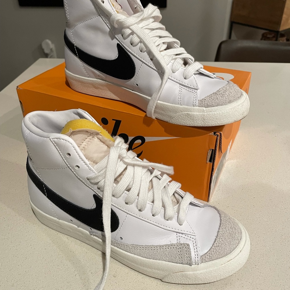 Nike Blazer Mid